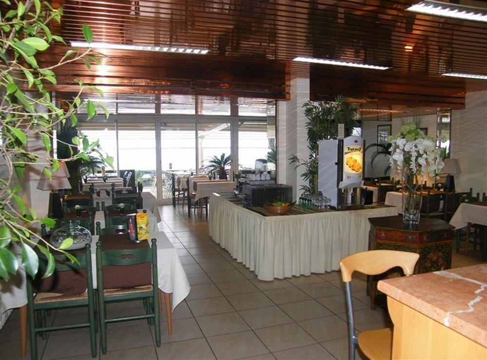 Hotel Le Christina La Baule-Escoublac Bagian luar foto